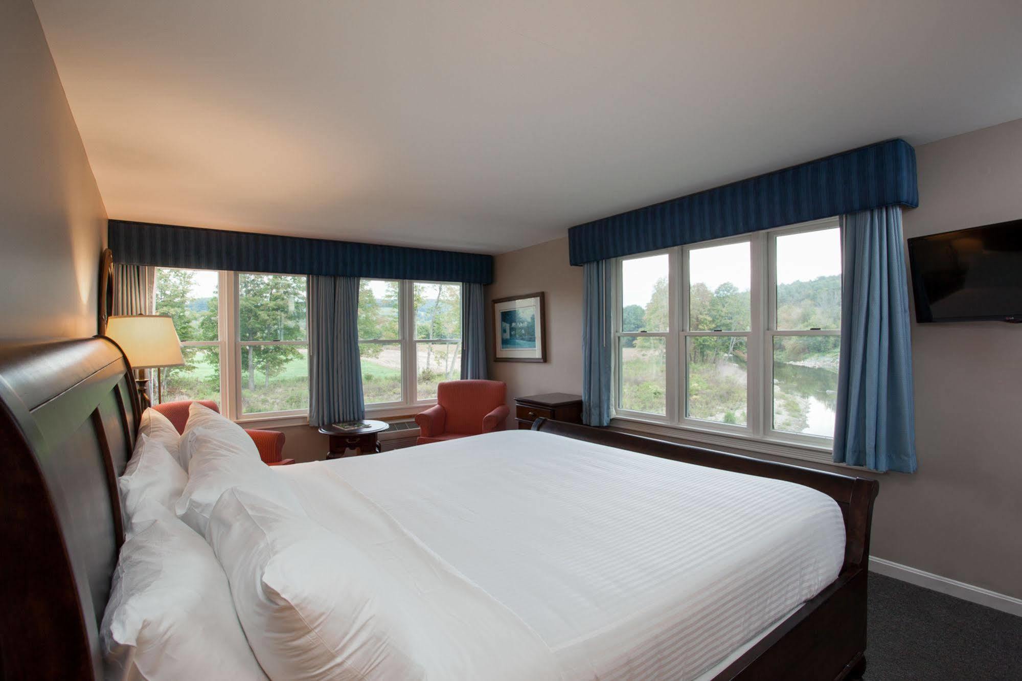 Hotel The Shire Woodstock Exterior foto