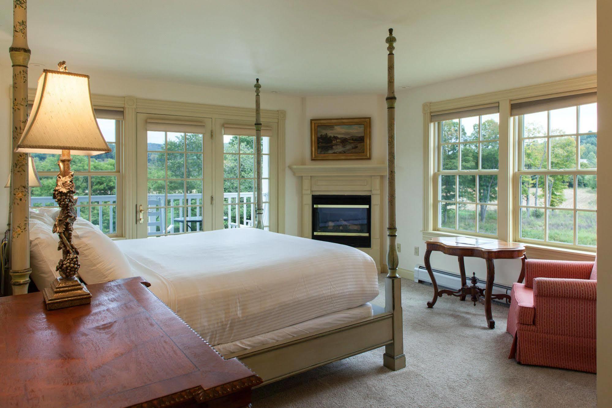 Hotel The Shire Woodstock Exterior foto